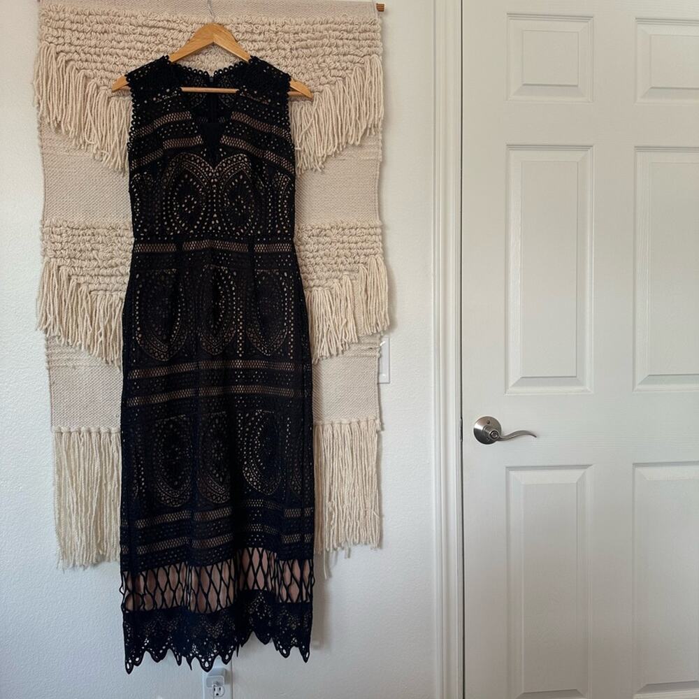 Monique Lhuillier Via Lace Midi Dress